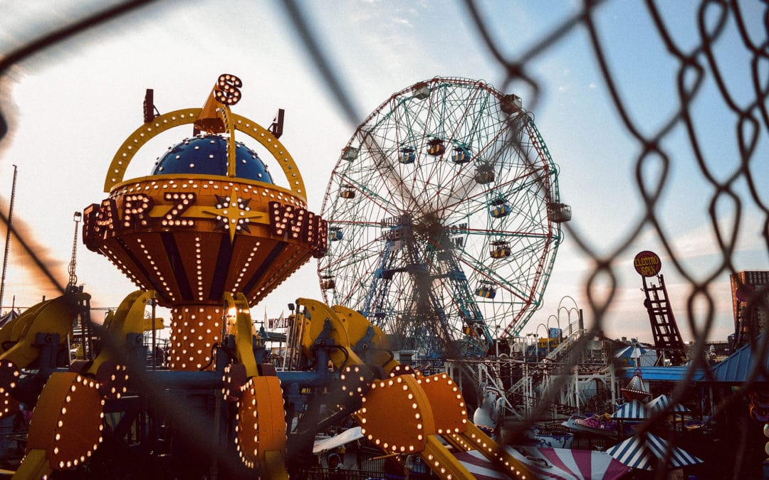 LA RESPONSABILITÉ DES PARCS D’ATTRACTION, MANÈGES, MACHINES ET INSTALLATIONS POUR FÊTES FORAINES