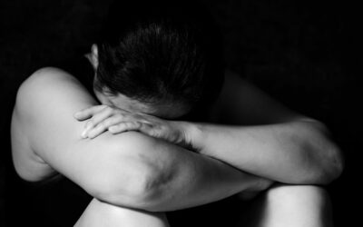 Victime de violences conjugales et poursuivie devant le tribunal correctionnel : Comment s’en sortir lorsque la justice nous prend pour l’agresseur ?